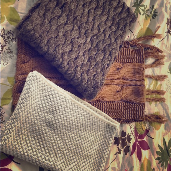 SCARF BUNDLE - Picture 1 of 4